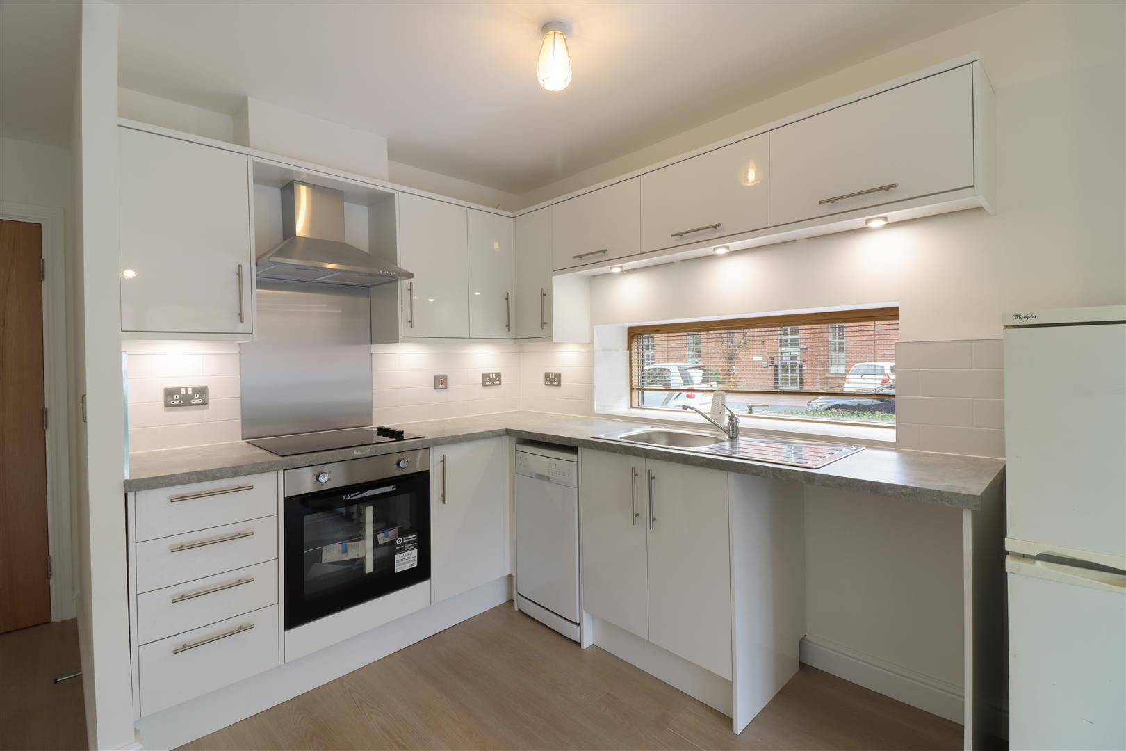 1 bed property in Camlough Walk, Chesterfield